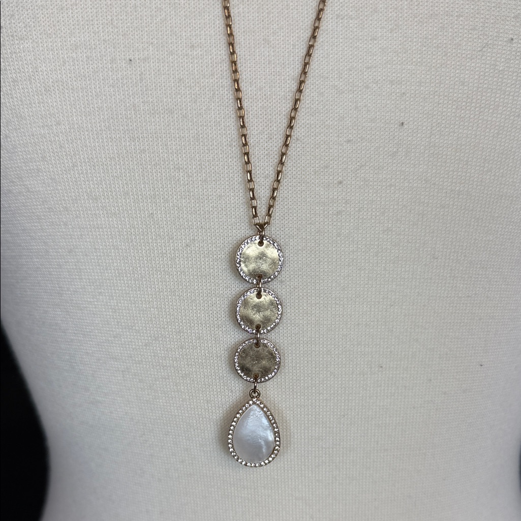 Banana Republic 36” Pendant Necklace
